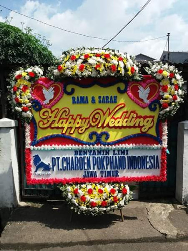 Karangan Bunga Pernikahan kramatjati